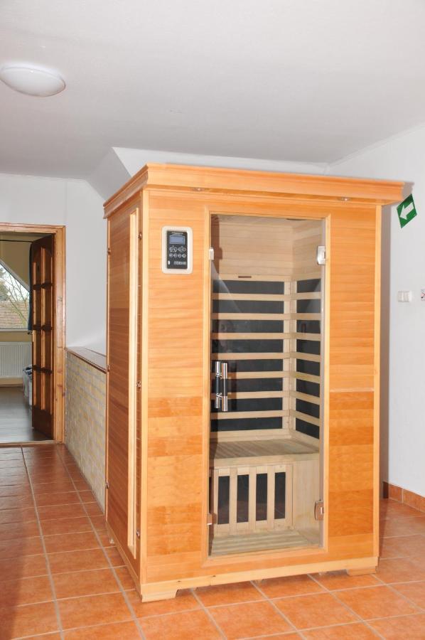 Bed and Breakfast Casa Napsugár Panzió Apostag Exterior foto