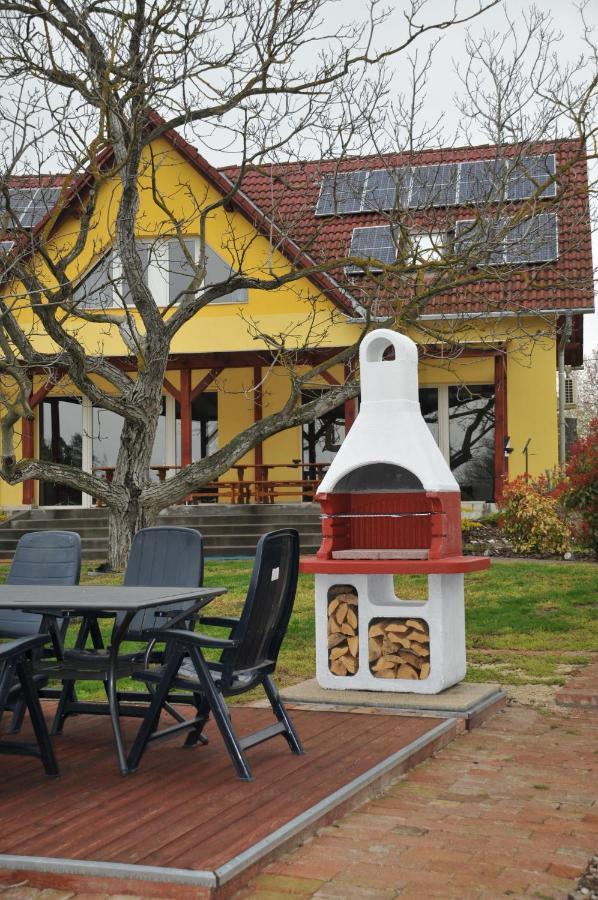 Bed and Breakfast Casa Napsugár Panzió Apostag Exterior foto